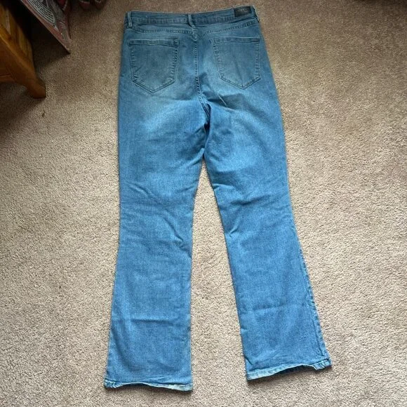 Nicole Miller Women’s Soho High Rise Bootcut Distressed‎ Jeans Size 14 - Picture 2 of 5